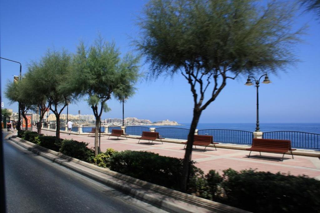 Modern Apartment In The Best Location, Perfect For Families Sliema Exteriör bild